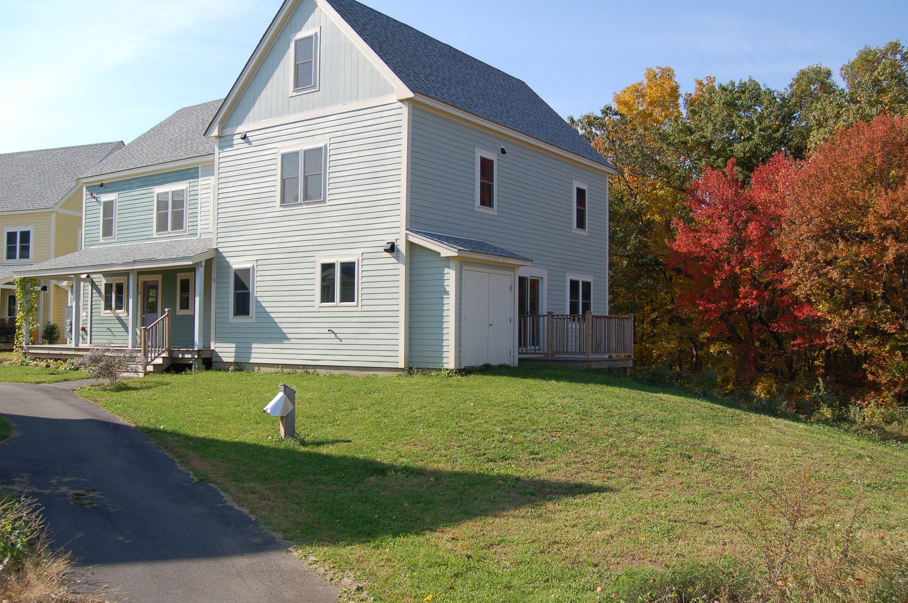 Exterior front view of unit and yard